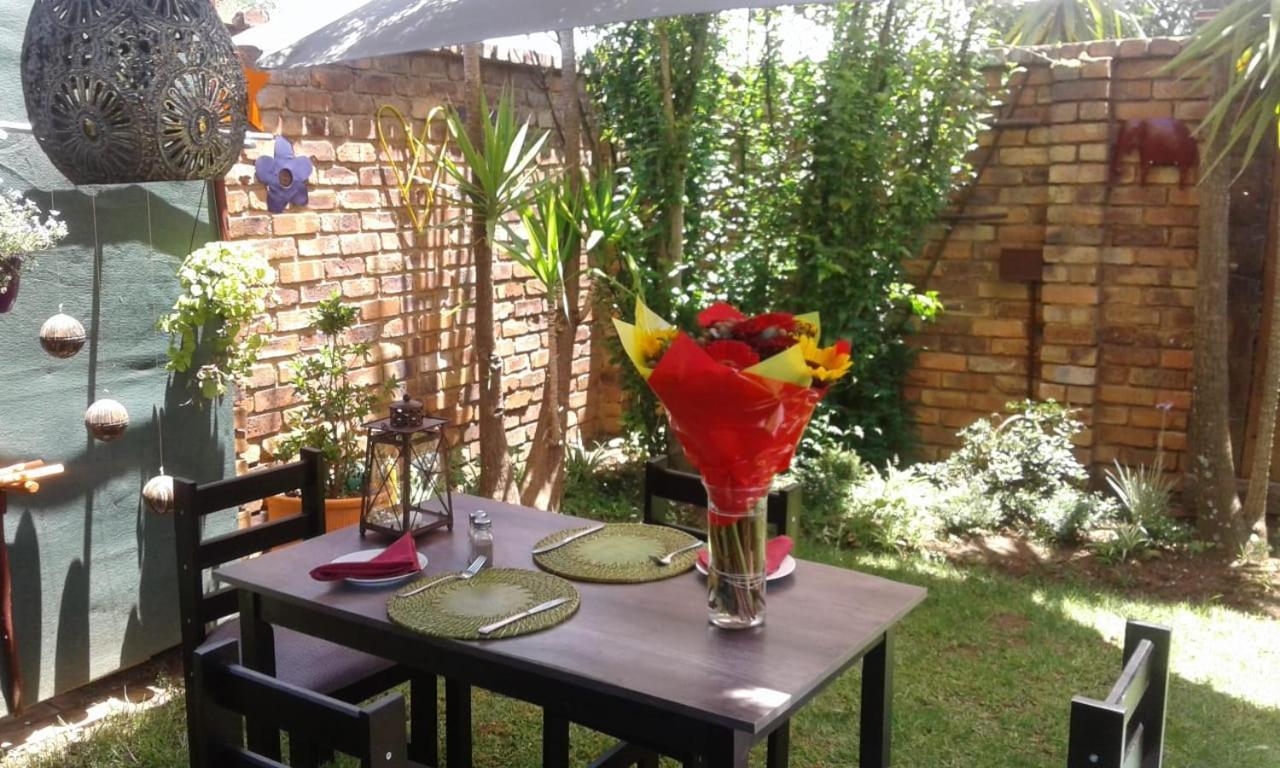 The Lazy Grape Guest Lodge & Spa Бенони Екстериор снимка