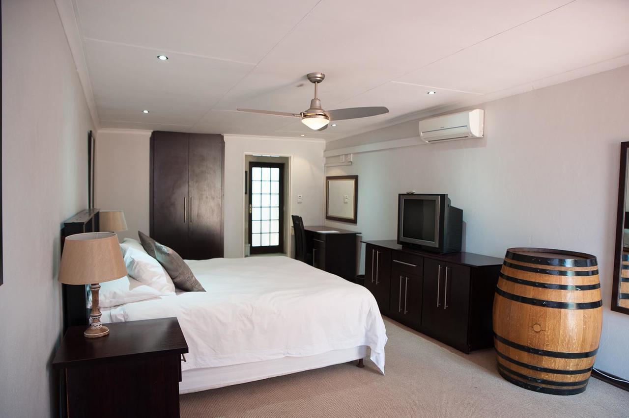 The Lazy Grape Guest Lodge & Spa Бенони Екстериор снимка