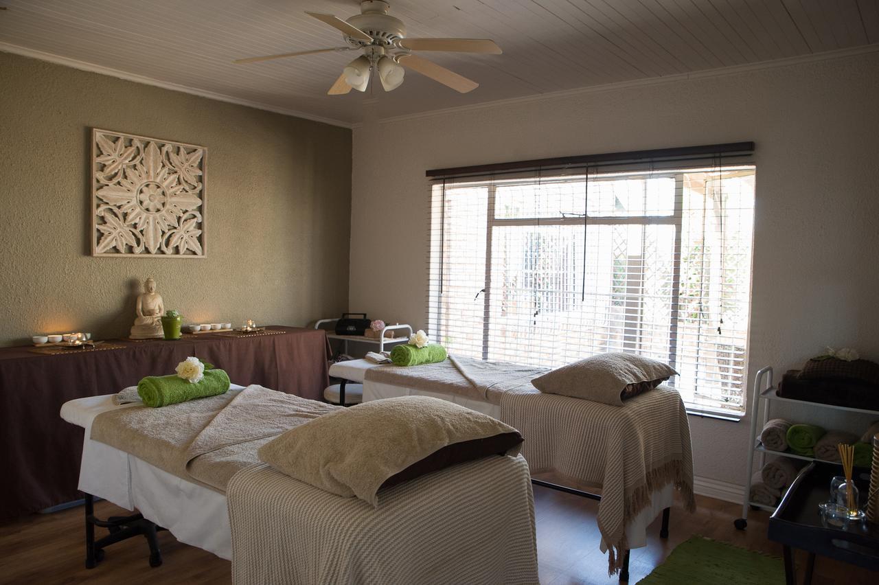 The Lazy Grape Guest Lodge & Spa Бенони Екстериор снимка